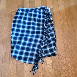 New BCI faux wrap skirt with fringes. Black and white. Size small (4-9)